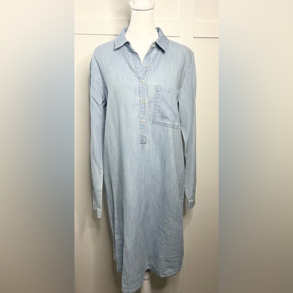 NWT Old Navy Light Wash Denim Shirt Dress - Size M - Picture 1 of 9